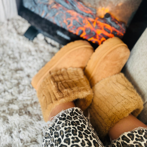 Zapatos Alaska estilo ugg camel