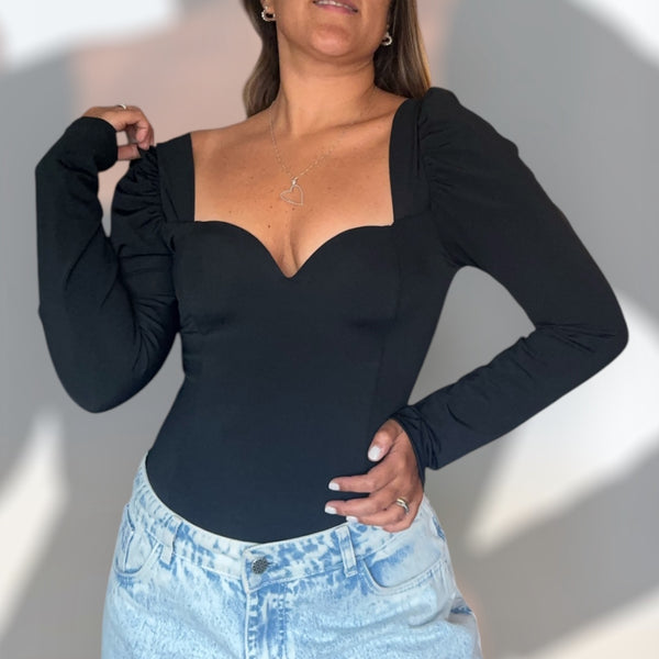 Body corazón negro manga larga