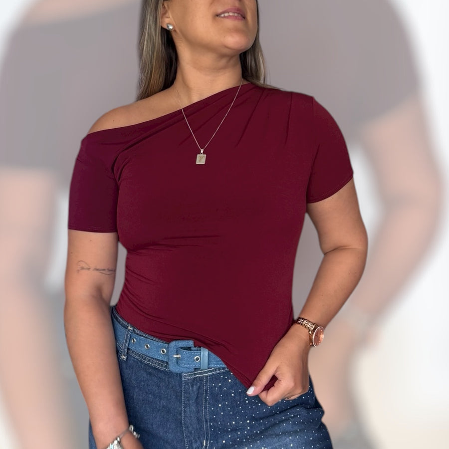 Polera Camelia burdeo