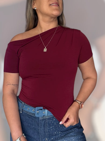 Polera Camelia burdeo