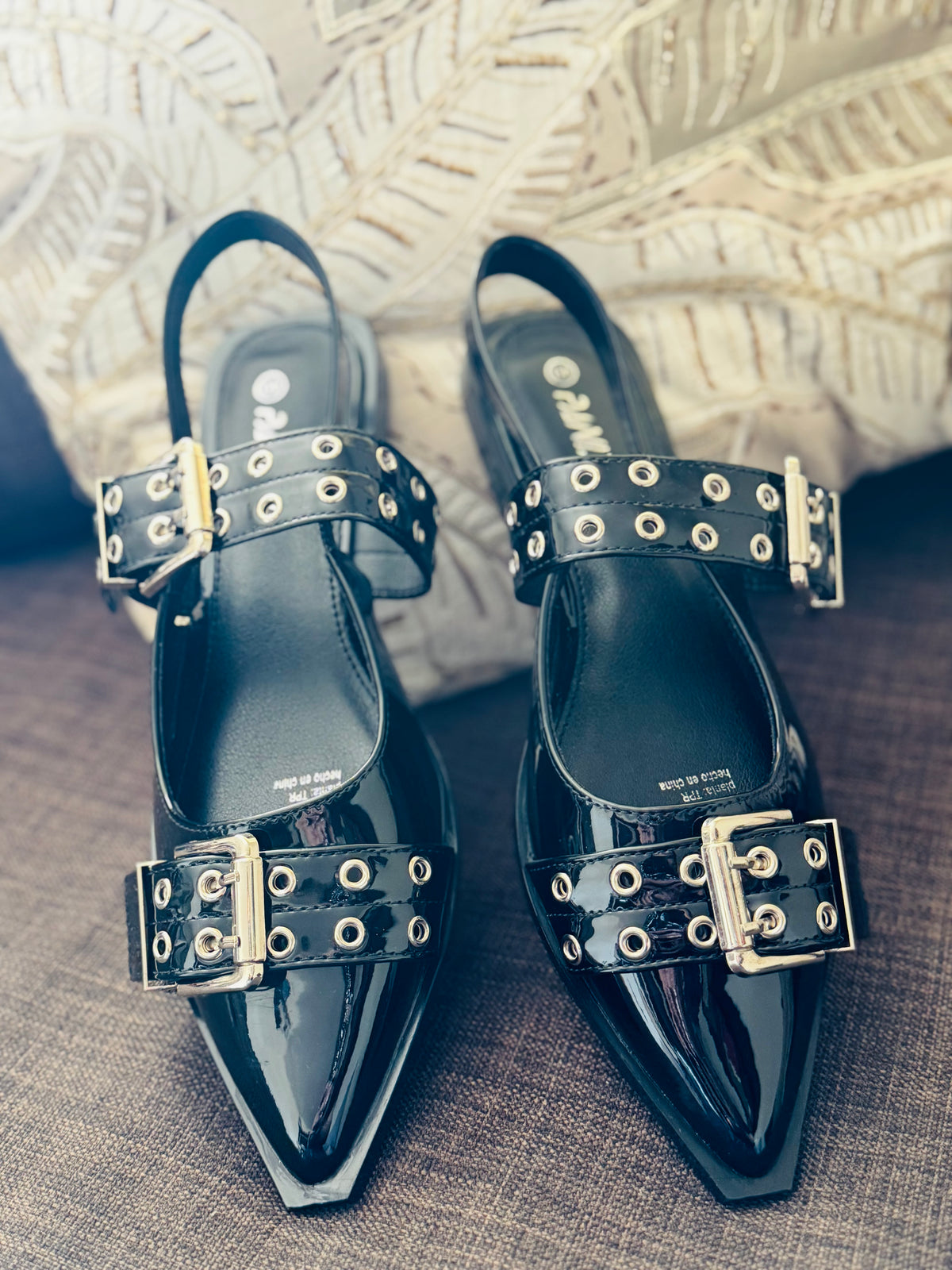 Zapato Abigail negro charol