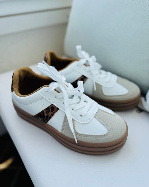 Zapatillas blancas leopardo