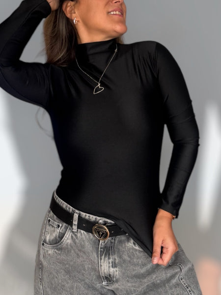 Polera Lu negra hombros lisos
