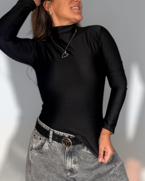 Polera Lu negra hombros lisos