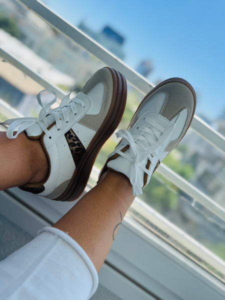 Zapatillas blancas leopardo