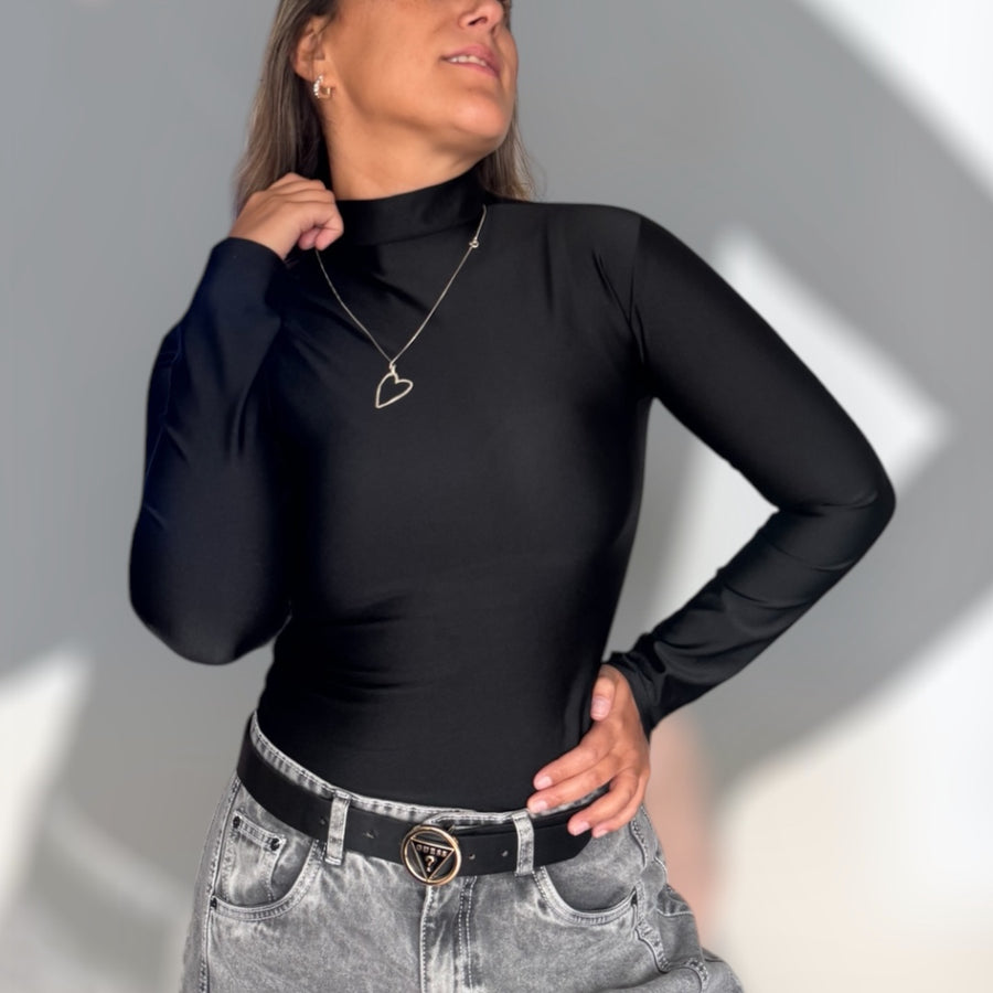 Polera Lu negra hombros lisos