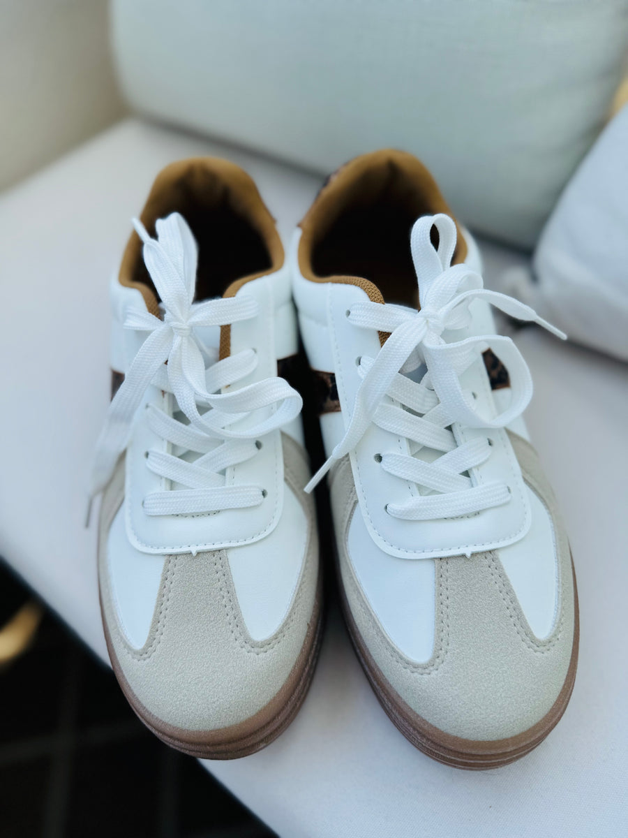 Zapatillas blancas leopardo
