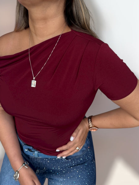 Polera Camelia burdeo