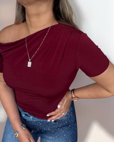 Polera Camelia burdeo