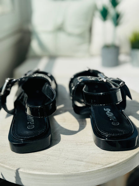 Zapato Abigail negro charol