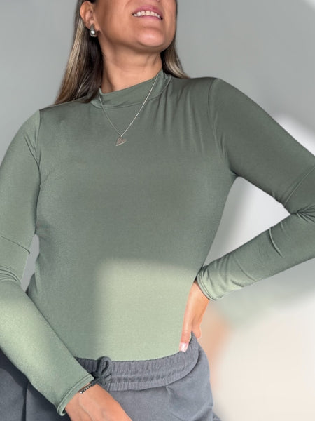 Polera Astuta verde oliva