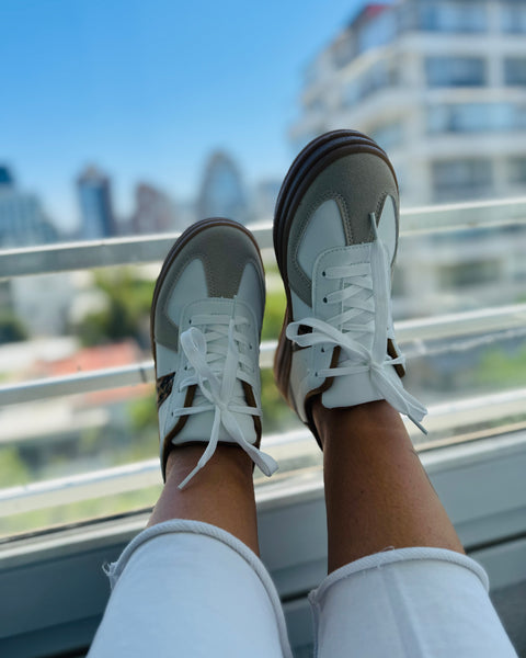 Zapatillas blancas leopardo