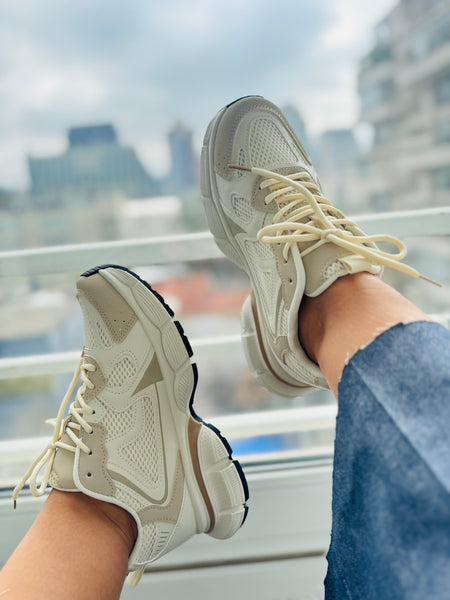 Zapatillas beige estilo New balance