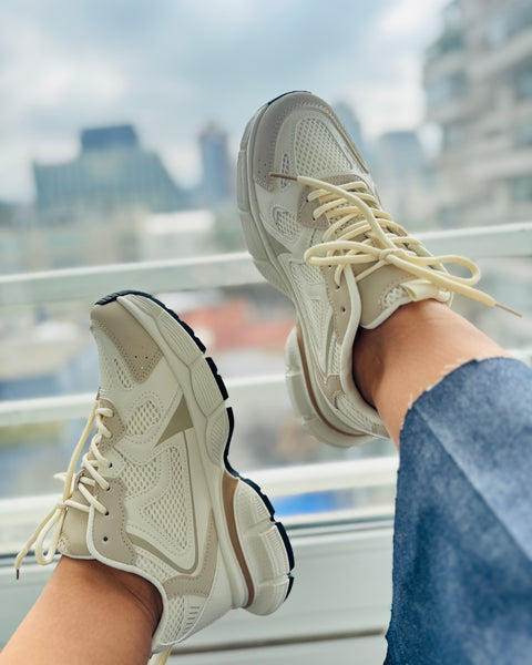 Zapatillas beige estilo New balance