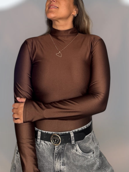 Polera Lu chocolate hombros lisos