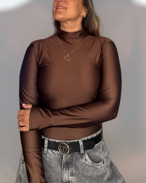 Polera Lu chocolate hombros lisos