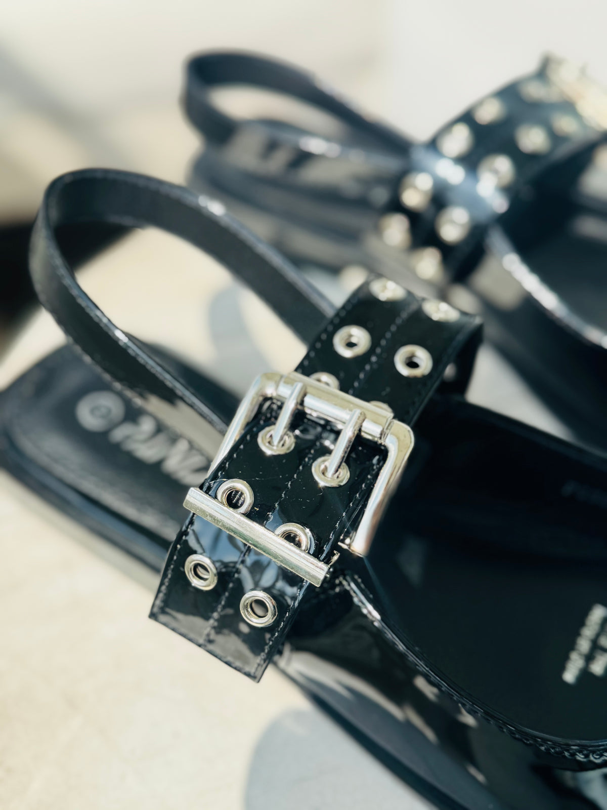 Zapato Abigail negro charol