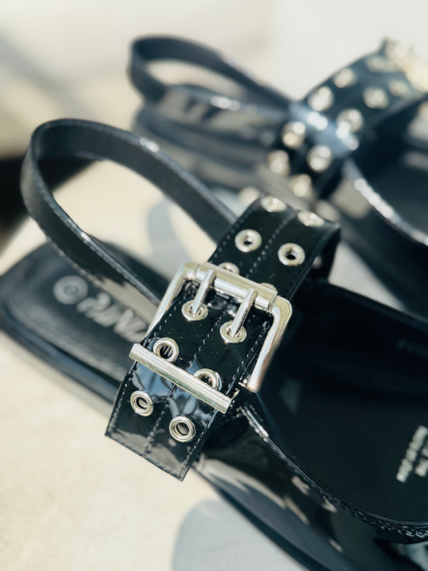 Zapato Abigail negro charol