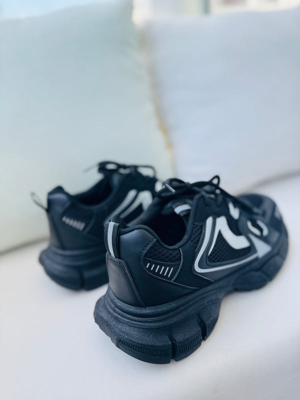 Zapatillas negras estilo New balance