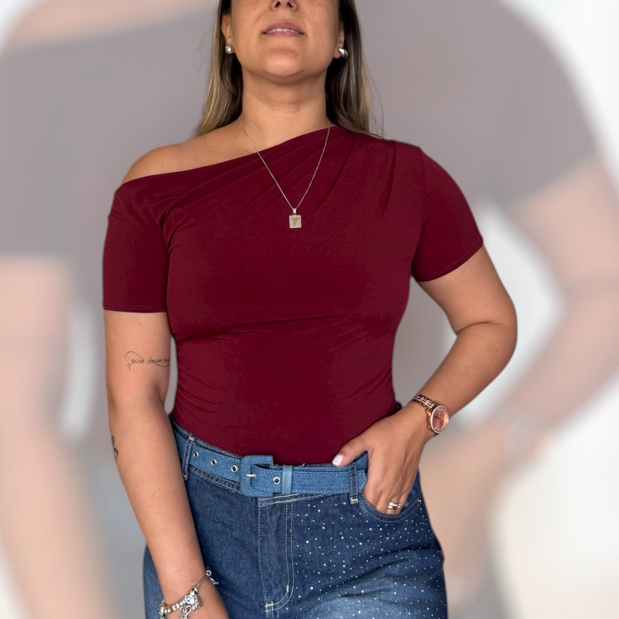 Polera Camelia burdeo