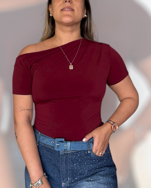 Polera Camelia burdeo