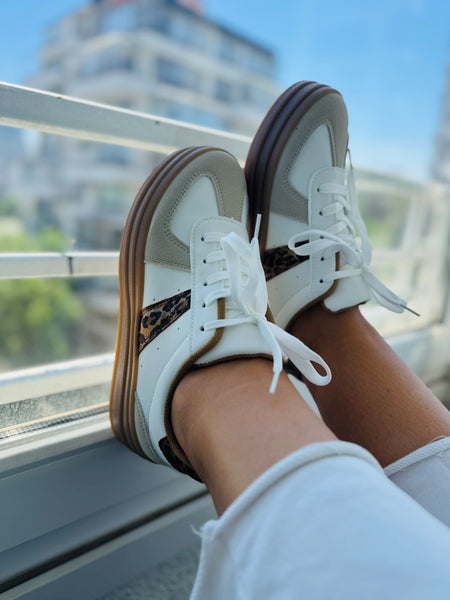 Zapatillas blancas leopardo