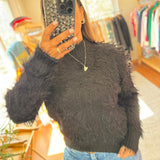 Sweater peludito negro