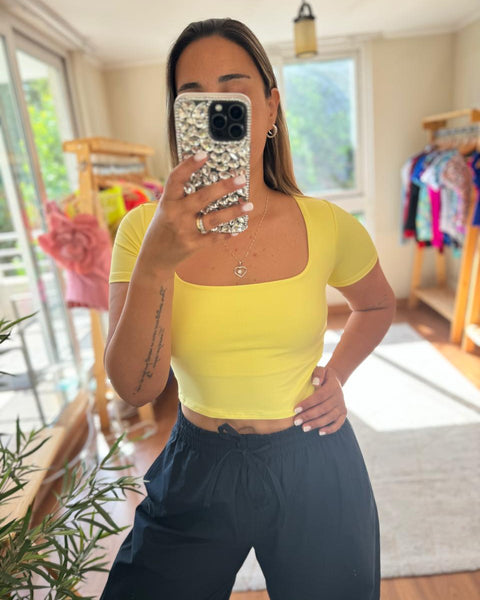 Crop top Tailandia amarillo pastel