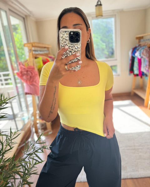 Crop top Tailandia amarillo pastel