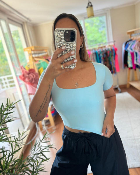 Crop top Tailandia celeste pastel