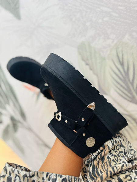 Zapatos Alelí estilo ugg negro